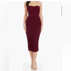 Dress the Population
Heather Center Ruched
Strapless Body-Con Dress